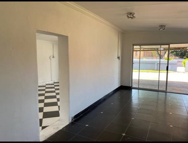 1,000M² INVESTMENT FOR SALE IN BENONI NORTH